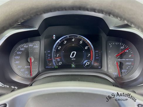 Used 2017 Chevrolet Corvette Stingray Coupe RWD image 15