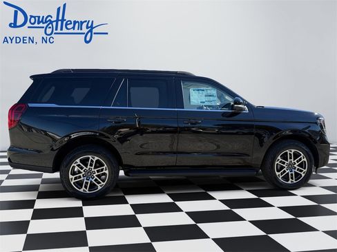 New 2025 Ford Expedition Active image 6