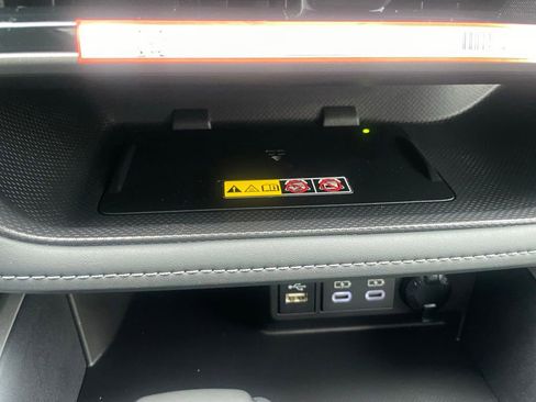 Used 2025 Toyota Highlander XLE AWD/4WD image 26