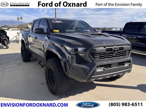 Used 2025 Toyota Tacoma TRD Sport image 1