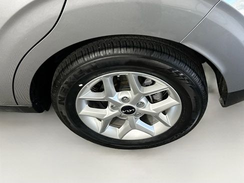 Used 2025 Kia Soul LX w/ LX Technology Package image 11