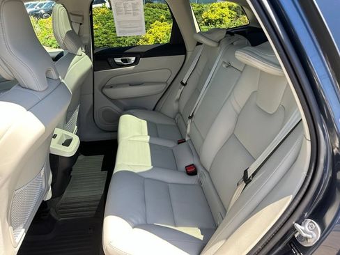 Certified 2024 Volvo XC60 B5 Plus w/ Protection Package Premier AWD/4WD image 40