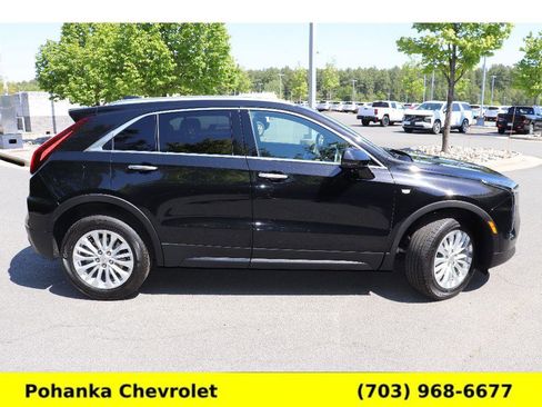 Used 2024 Cadillac XT4 Luxury w/ Cold Weather Package AWD/4WD image 8