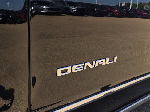 Used 2018 GMC Sierra 1500 Denali w/ Denali Ultimate Package AWD/4WD image 3
