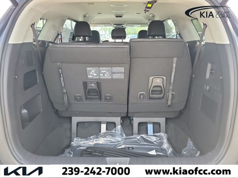 New 2026 Kia Carnival EX FWD image 10