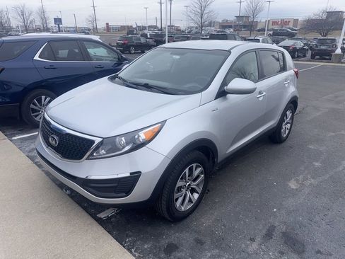 Used 2016 Kia Sportage LX image 3