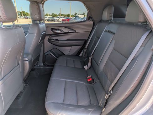 Used 2021 Chevrolet TrailBlazer RS w/ Technology Package FWD image 17