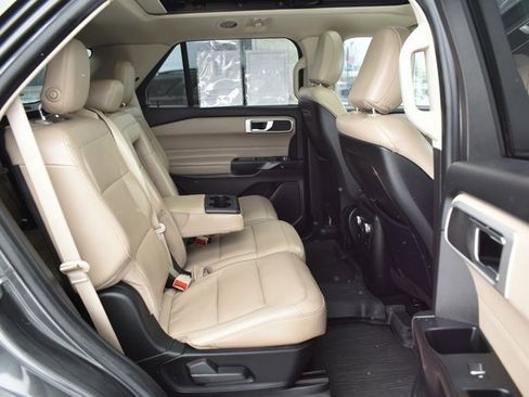 Used 2020 Ford Explorer XLT w/ Equipment Group 202A image 43