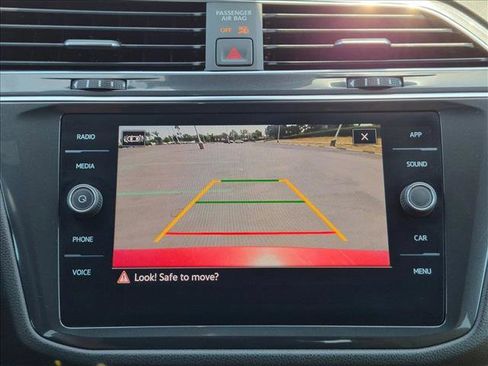 Used 2023 Volkswagen Tiguan SE FWD image 14