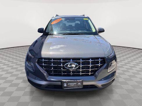 Certified 2025 Hyundai Venue SEL FWD image 5