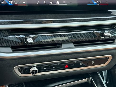 Used 2024 BMW X5 sDrive40i w/ M Sport Package image 23