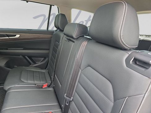 Used 2025 Volkswagen Atlas SEL AWD/4WD image 28