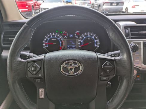 Used 2016 Toyota 4Runner SR5 Premium image 20