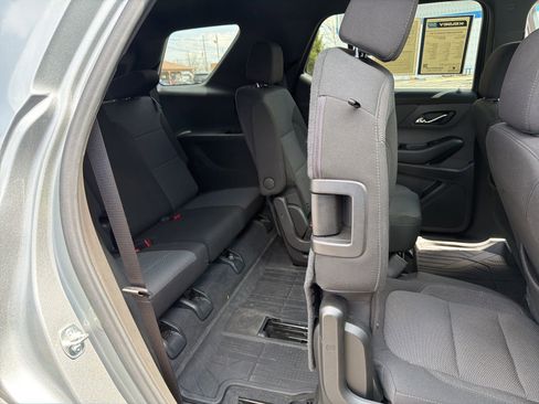 Used 2023 Chevrolet Traverse LT image 28