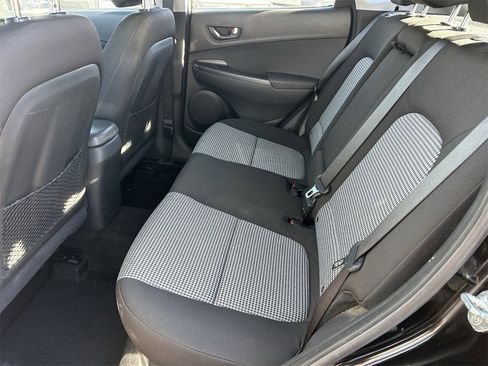 Used 2021 Hyundai Kona SE image 13