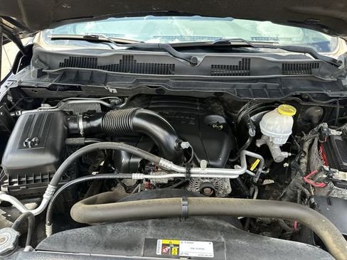 Used 2018 RAM 1500 Express w/ Express Value Package AWD/4WD image 19