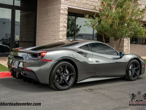 Used 2017 Ferrari 488 GTB RWD image 7