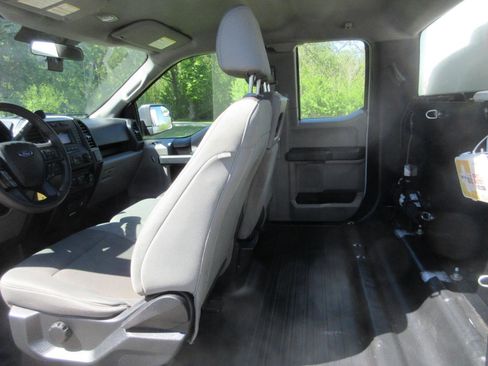 Used 2018 Ford F150 XL w/ Equipment Group 101A Mid RWD image 24