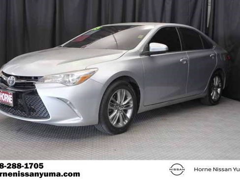 Used 2015 Toyota Camry SE FWD image 3