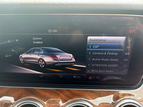 Used 2018 Mercedes-Benz E 300 image 33