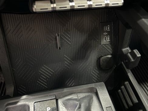 Used 2025 Toyota Tacoma TRD Off-Road image 19