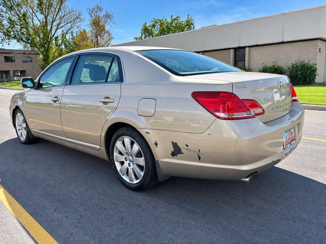 Used 2005 Toyota Avalon XLS FWD image 3