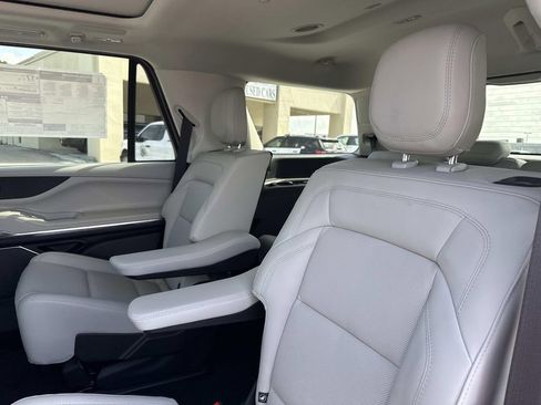 New 2026 Lincoln Navigator Reserve image 15