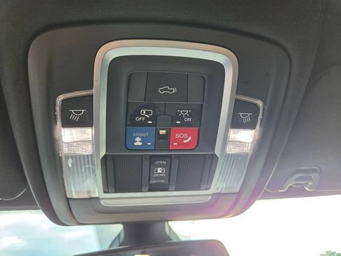 Used 2019 RAM 3500 Laramie AWD/4WD image 11