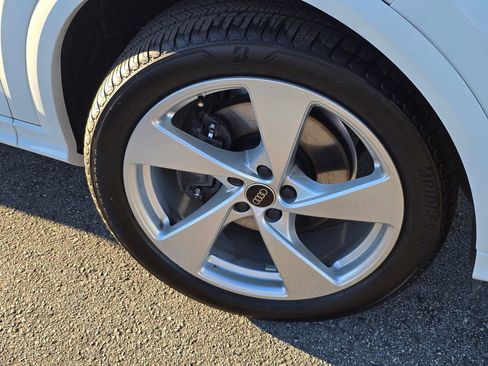 Used 2025 Audi Q5 Premium Plus w/ Premium Plus AWD/4WD image 30