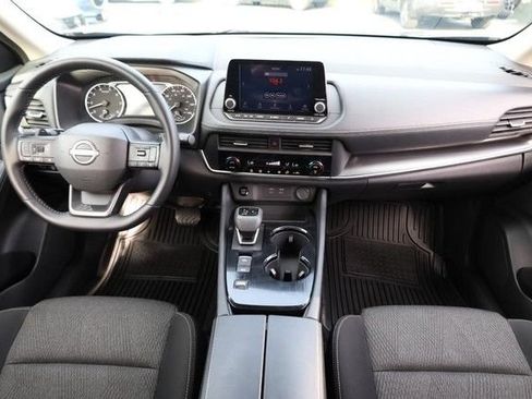 Certified 2025 Nissan Rogue SV FWD image 22