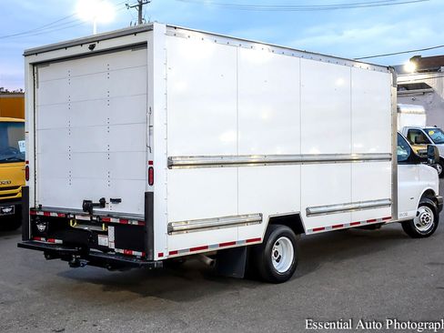 Used 2021 GMC Savana 3500 Extended w/ Power Convenience Package image 8