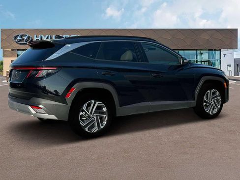New 2025 Hyundai Tucson Limited AWD/4WD image 8