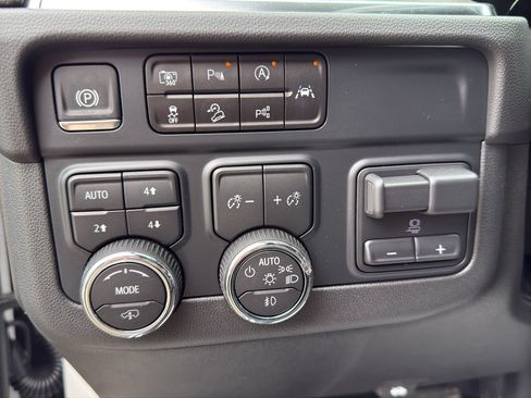 New 2025 Chevrolet Tahoe High Country AWD/4WD image 16