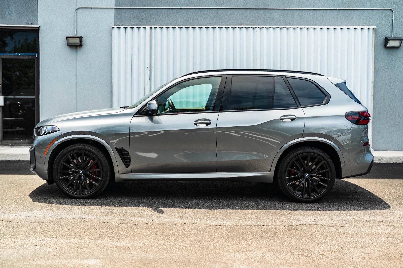 Used 2026 BMW X5 sDrive40i w/ M Sport Package RWD image 5
