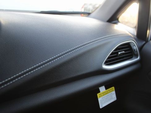 New 2026 Chrysler Pacifica Select image 25