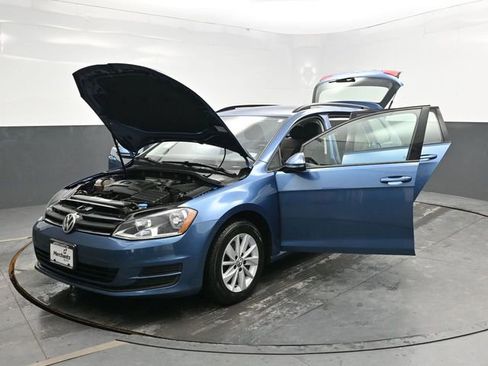 Used 2016 Volkswagen Golf S FWD image 42