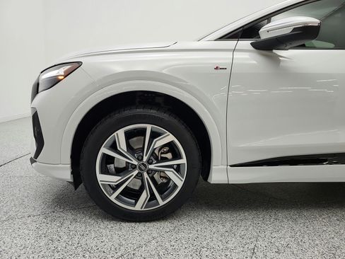 Used 2023 Audi Q4 e-tron Premium w/ Convenience Package AWD/4WD image 30