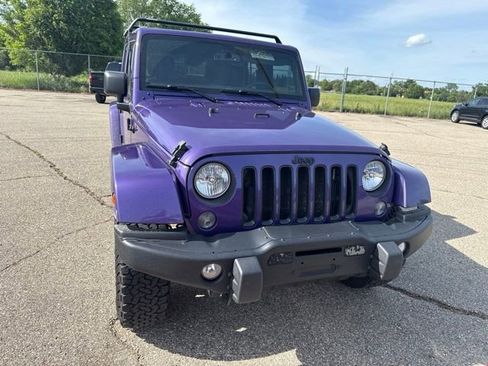 Used 2016 Jeep Wrangler Unlimited Sahara AWD/4WD image 7