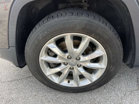 Used 2015 Jeep Cherokee Limited AWD/4WD image 10