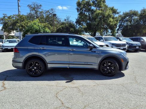 Certified 2023 Volkswagen Tiguan SE R-Line image 4