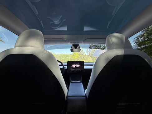 Used 2022 Tesla Model Y Performance AWD/4WD image 33