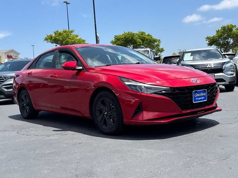 Used 2023 Hyundai Elantra SEL FWD image 4