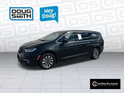 Used 2023 Chrysler Pacifica Touring-L