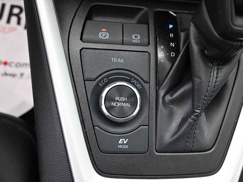 Used 2024 Toyota RAV4 XLE w/ Convenience Package AWD/4WD image 10
