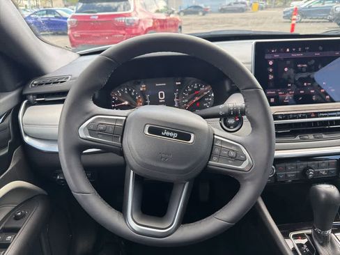 Used 2025 Jeep Compass Limited AWD/4WD image 34