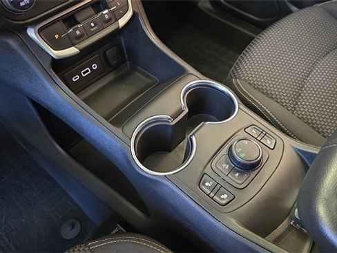 Used 2022 GMC Terrain SLE w/ Driver Convenience Package image 23