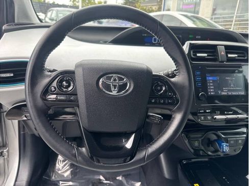 Used 2019 Toyota Prius XLE w/ Carpet Mat Package FWD image 8