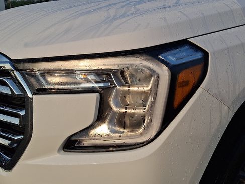 Certified 2022 GMC Terrain SLT AWD/4WD image 9