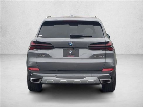 New 2026 BMW X5 xDrive50e image 8