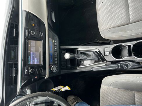 Used 2015 Toyota Corolla LE Premium image 16